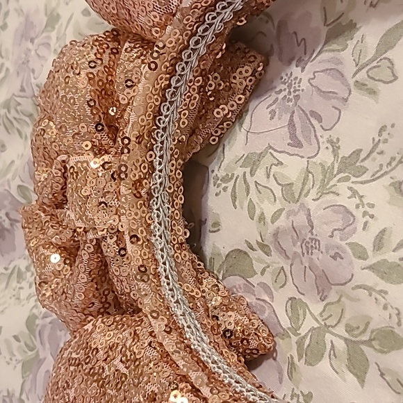 Minnie Mouse Rose Gold Ears - Picture 2 of 3